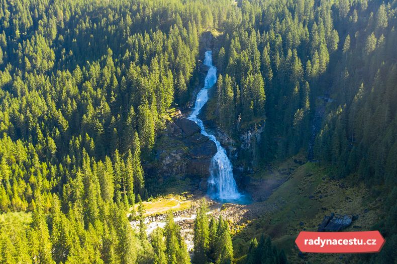Letecký pohled na vodopád v celé své kráse