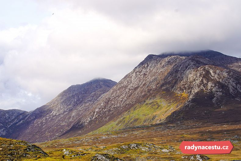 Vrcholky pohoří Twelve Bens