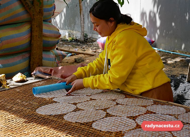 Tradiční výroba rýžového papíru