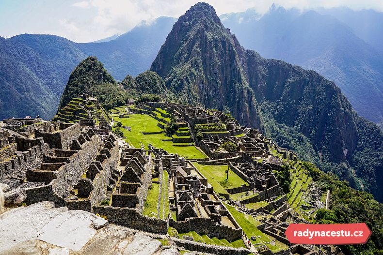Letecký pohled na Machu Picchu a starověké incké ruiny