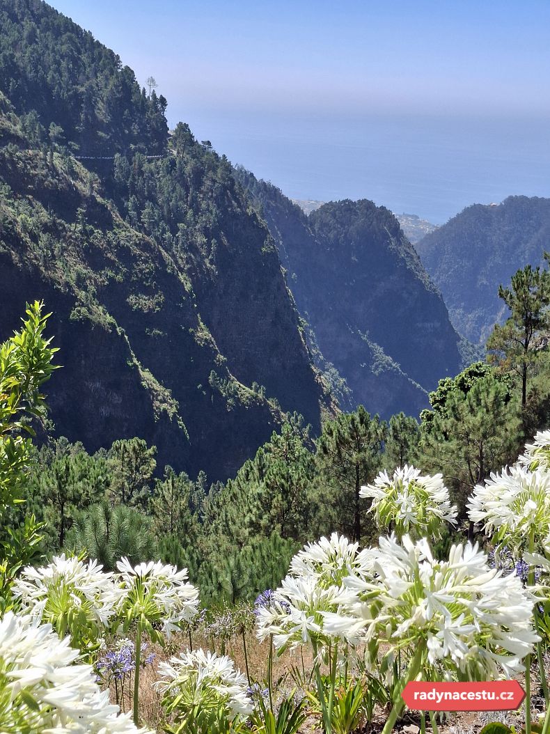 (Nejen) Jeptišky na útěku musely cestou z pobřeží do údolí překonat velmi obtížný terén
