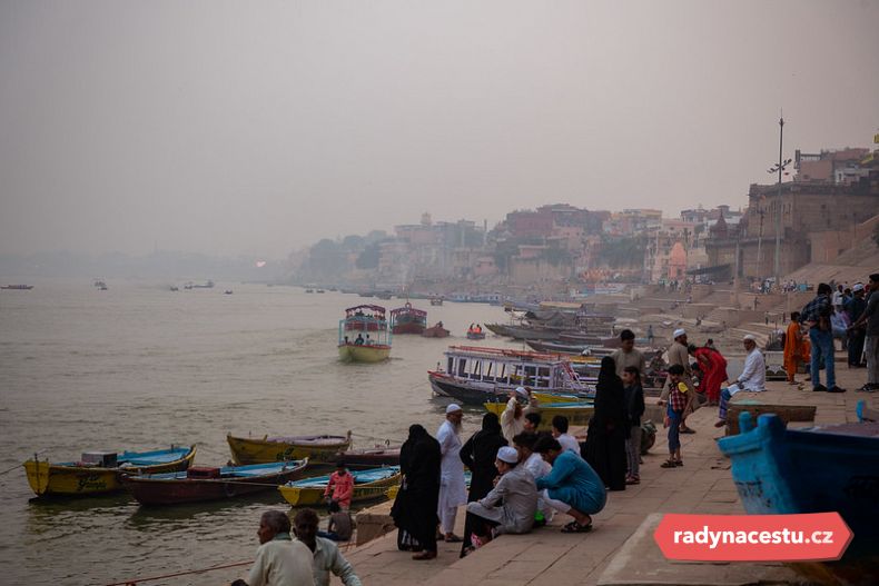 Zažijete tradiční rituály kolem posvátné řeky Gangy