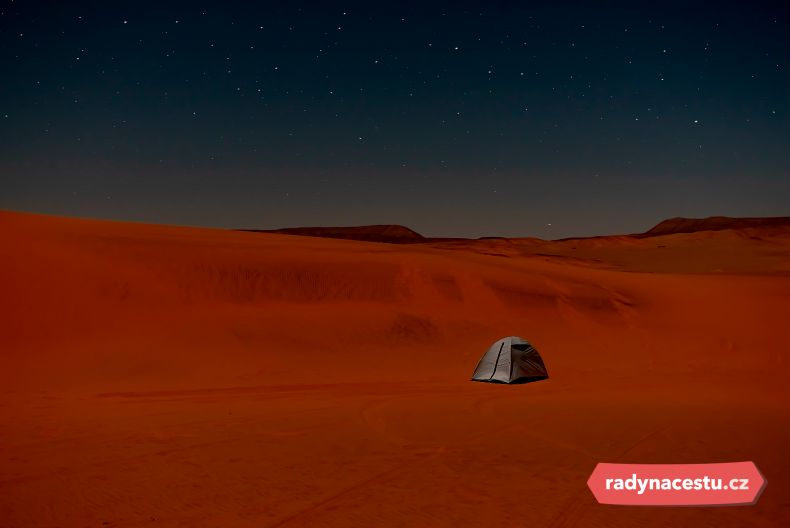 Prožijete noc v poušti