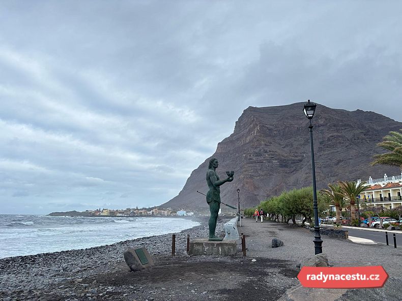 Pláž se sochou Gaunče