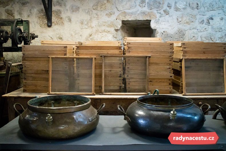 Městečko Grasse v historii proslulo výrobou parfémů a tradici drží dodnes