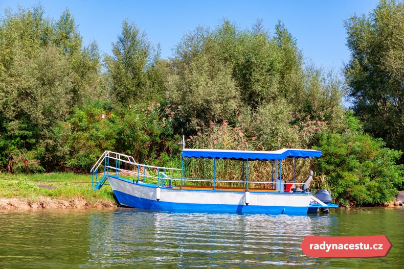 Projeďte se loďkou nebo na kánoi