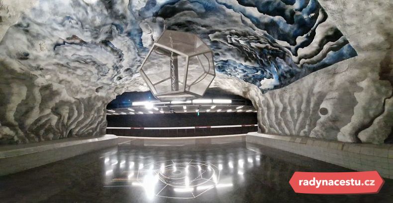 Stockholmské metro je přezdíváno „nejdelší umělecká galerie na světě“