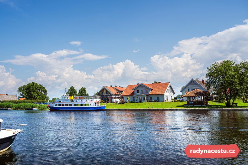 Vesnice, kde hlavní silnicí je řeka