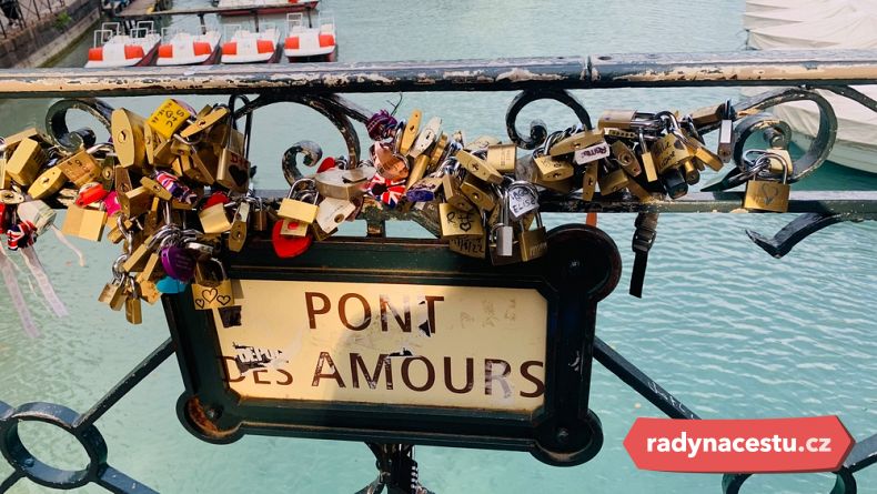 Projděte se po mostě zamilovaných