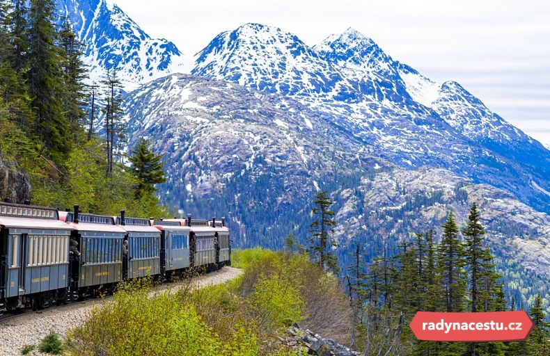 White Pass and Yukon Railroad ve Skagway na Aljašce
