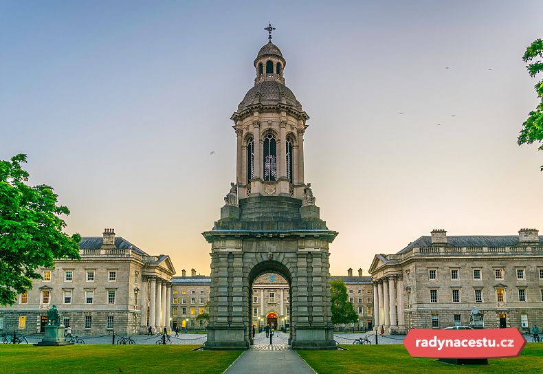 Campanile na kampusu Trinity College, Dublin, Irsko
