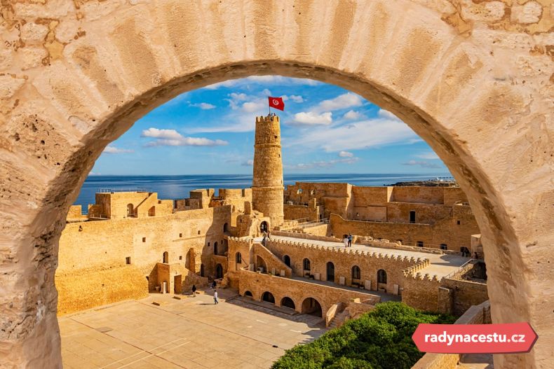 Monastir skrývá víc, než čekáte — pevnosti, minarety a pobřeží, které dýchá historií
