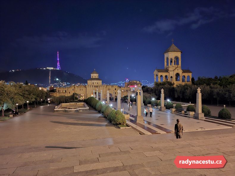 Večerní Tbilisi má nezaměnitelné kouzlo