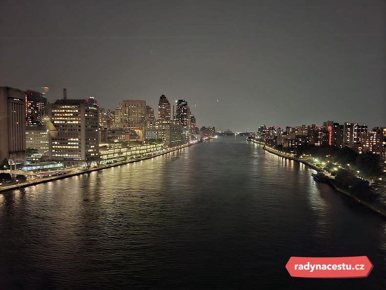 Večerní Manhattan