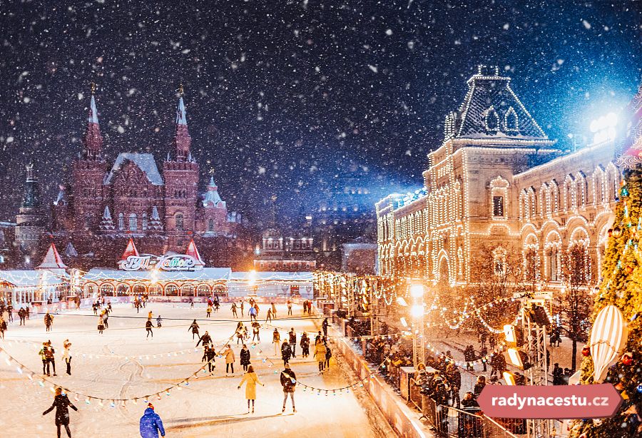 Vánoce V Rusku Mrazík Se Sněhurkou Perníčky Rodina Přátelství A